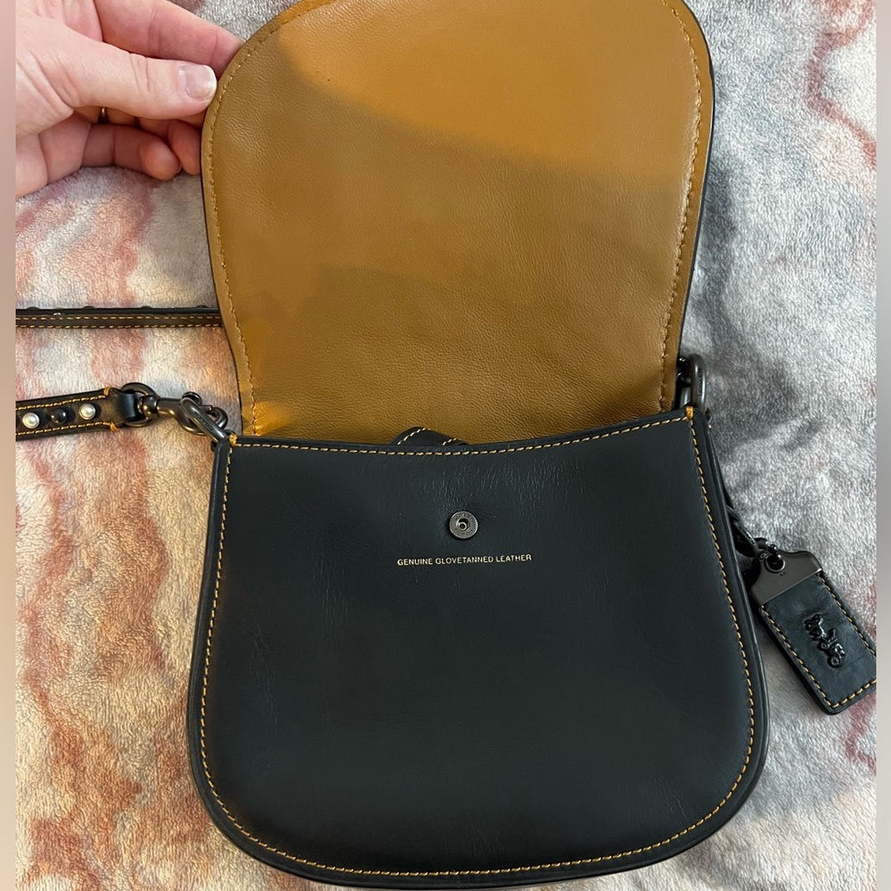 Coach VINTAGE Black Leather Crossbody Bag with Studs and‎ Pearls - Picture 4 of 16